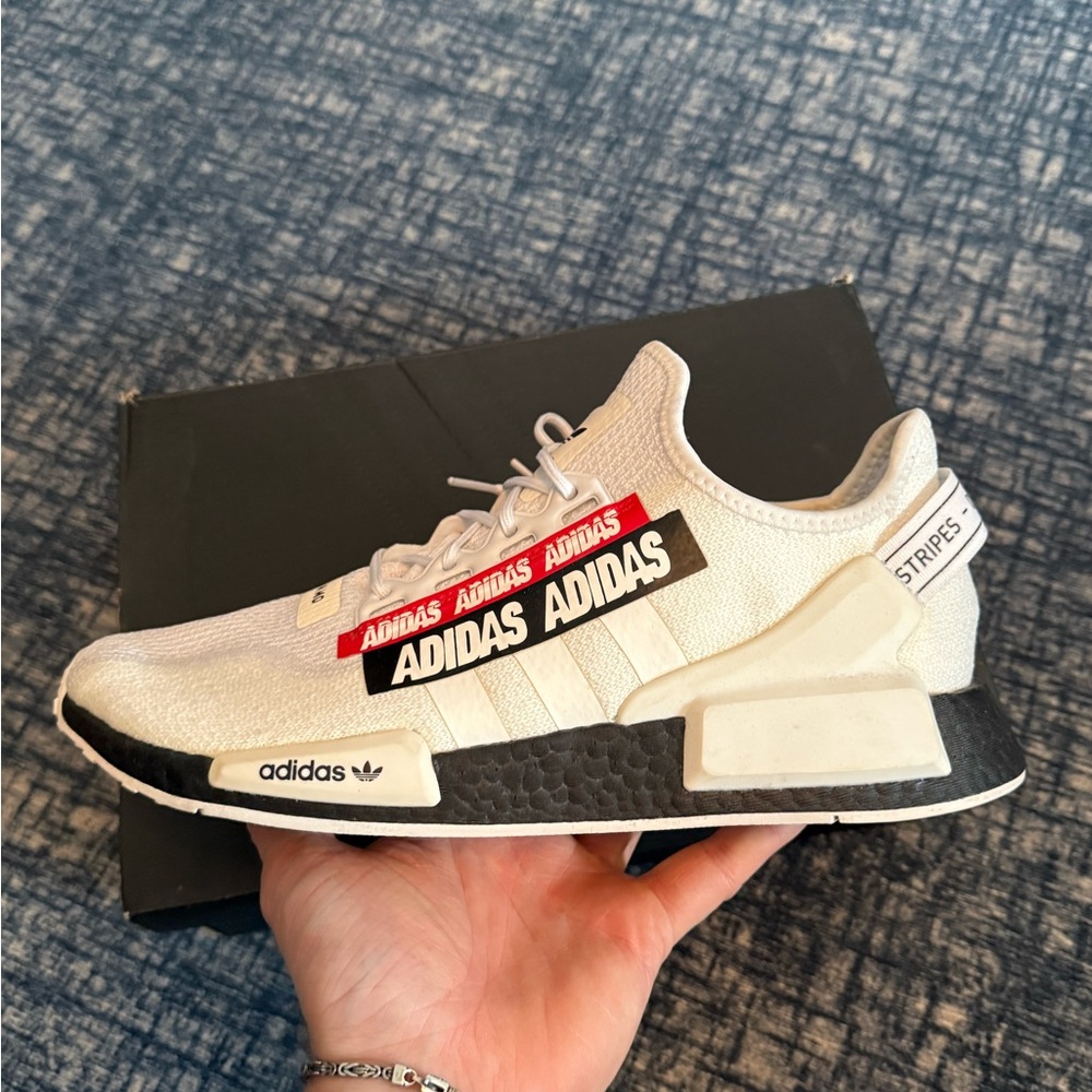 Adidas NMD R1 V2 - Picture 2 of 9